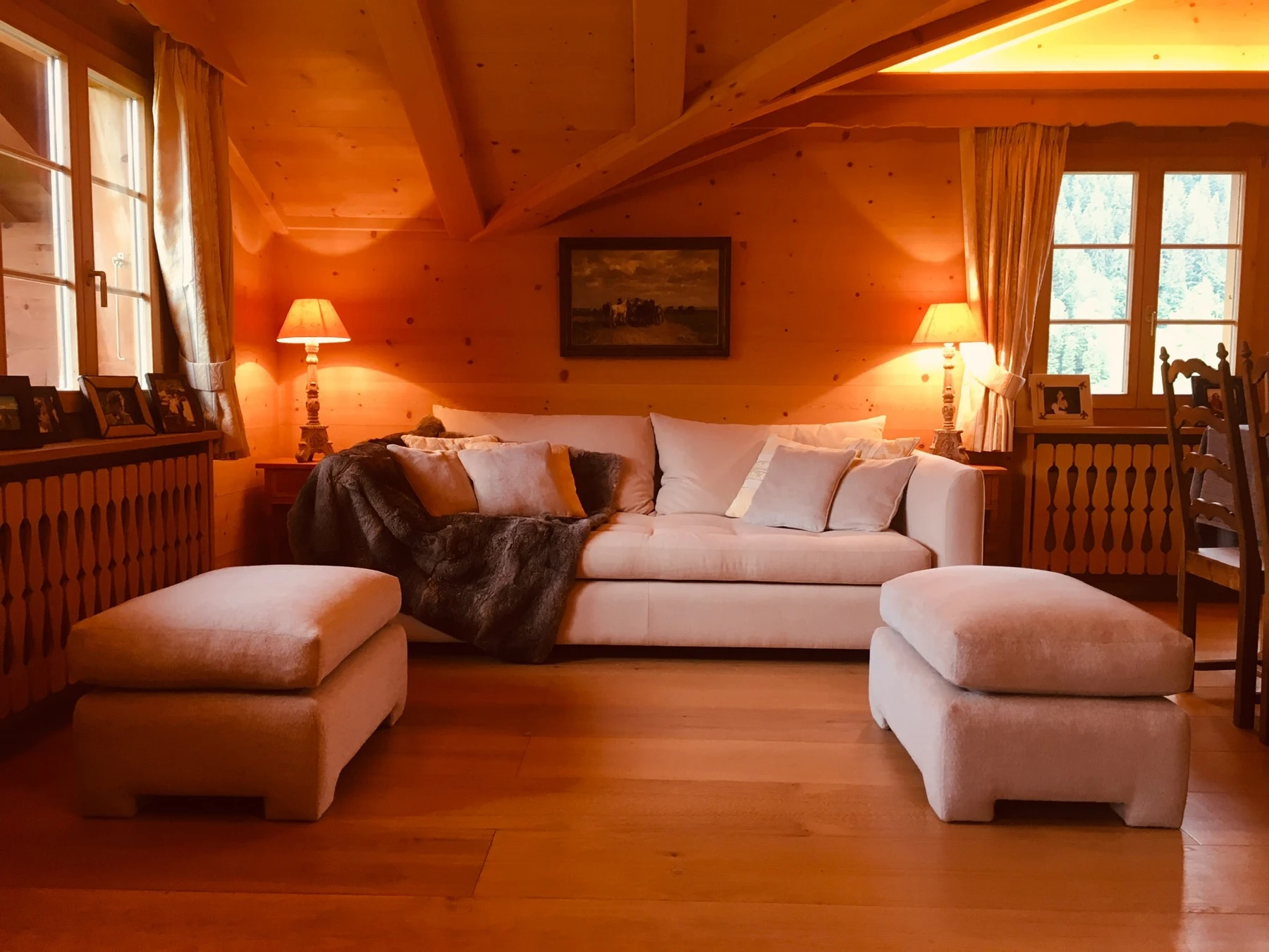 Réfection et rembourrage de poufs et canapés de salon