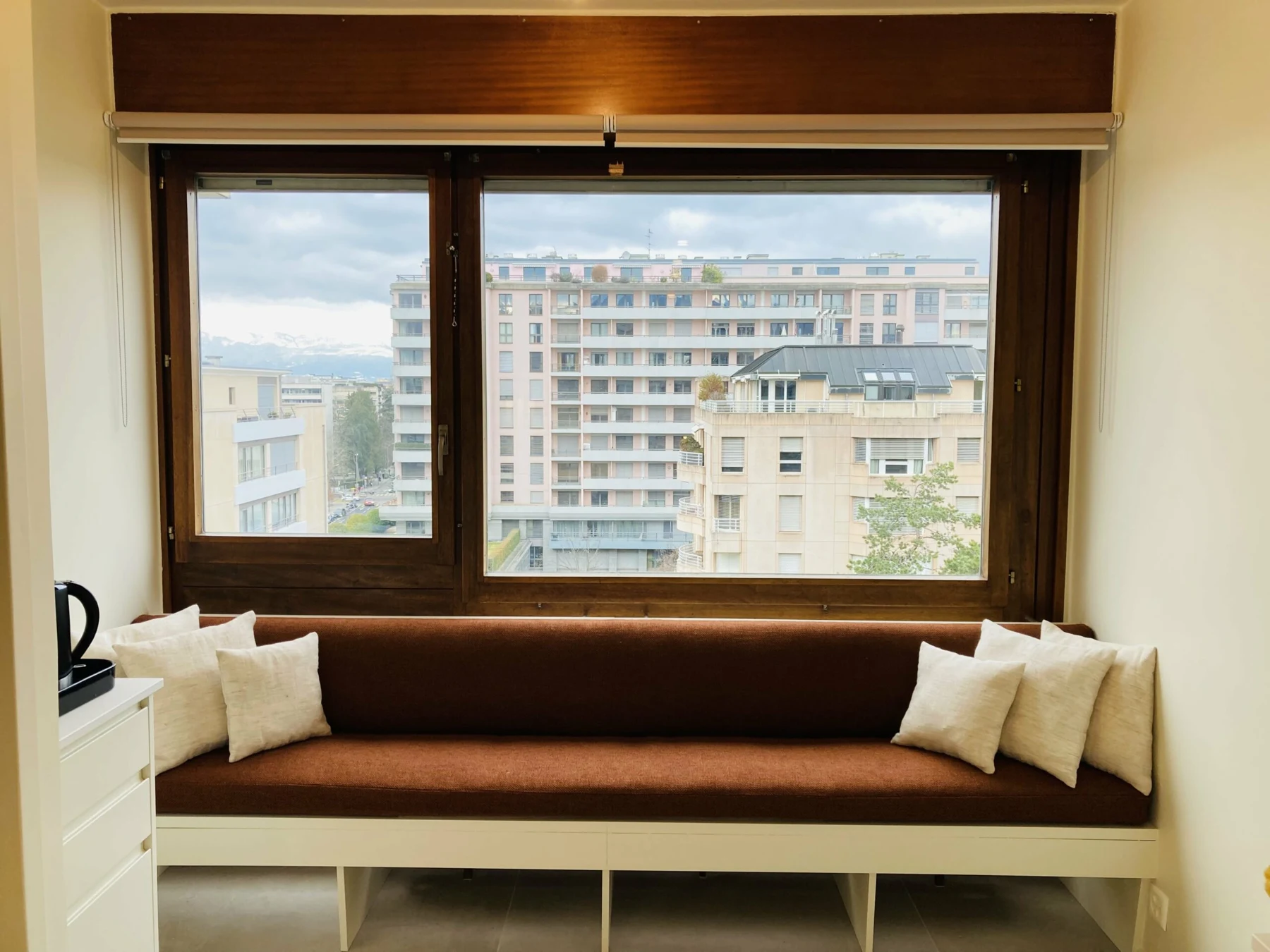 Création d'une banquette sur mesure dans un appartement