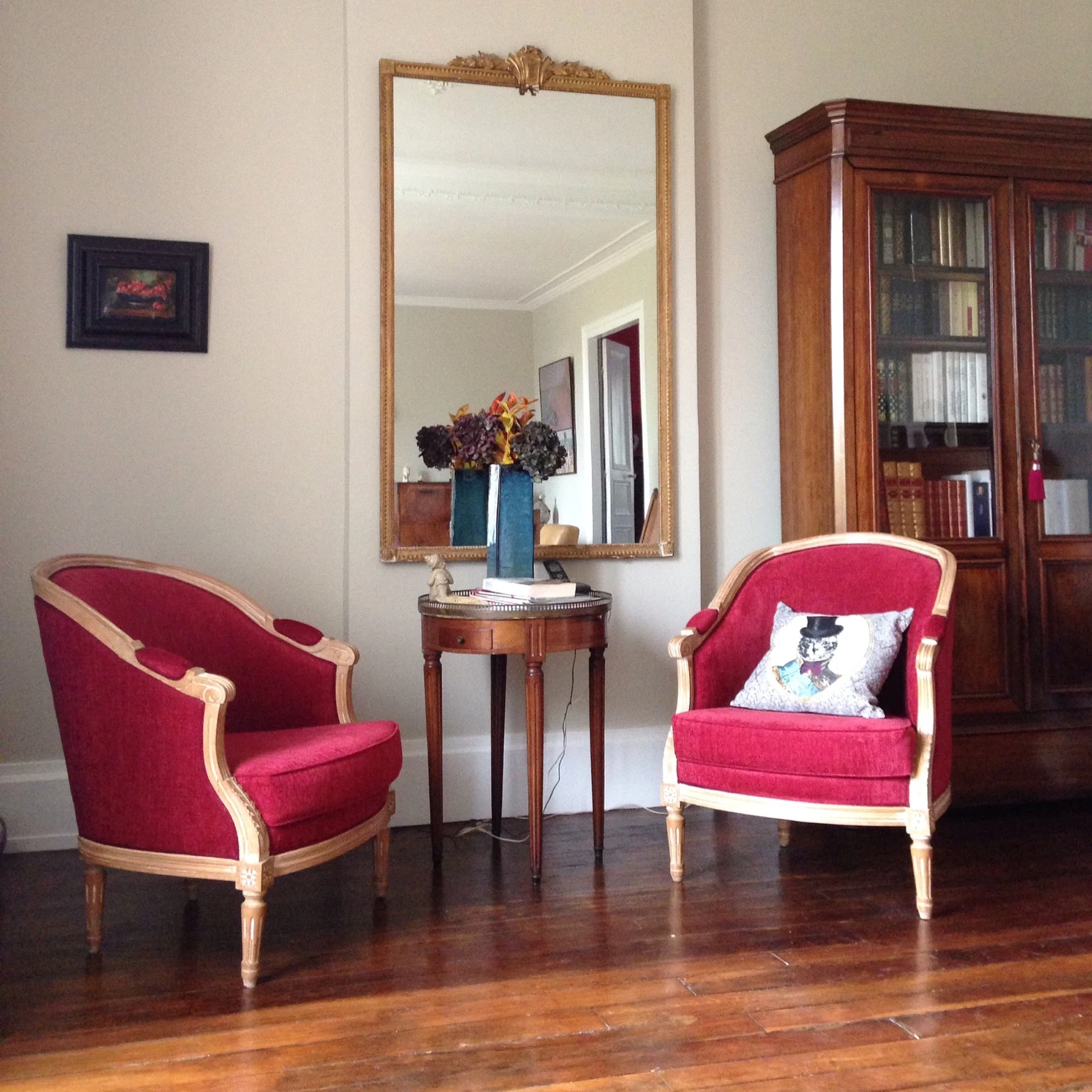Réfection de deux fauteuils en velours